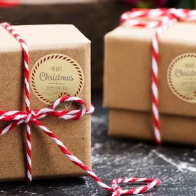 Scatole pasticceria personalizzate con etichette adesive